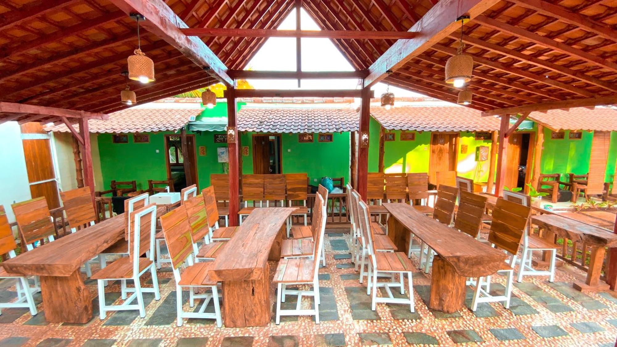 Wooden Kemiren Homestay Banyuwangi Banyuwangi  Exterior photo
