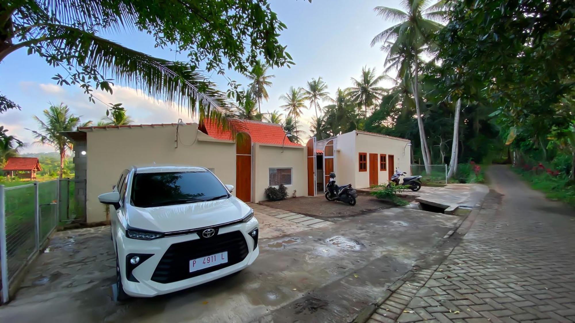 Wooden Kemiren Homestay Banyuwangi Banyuwangi  Exterior photo